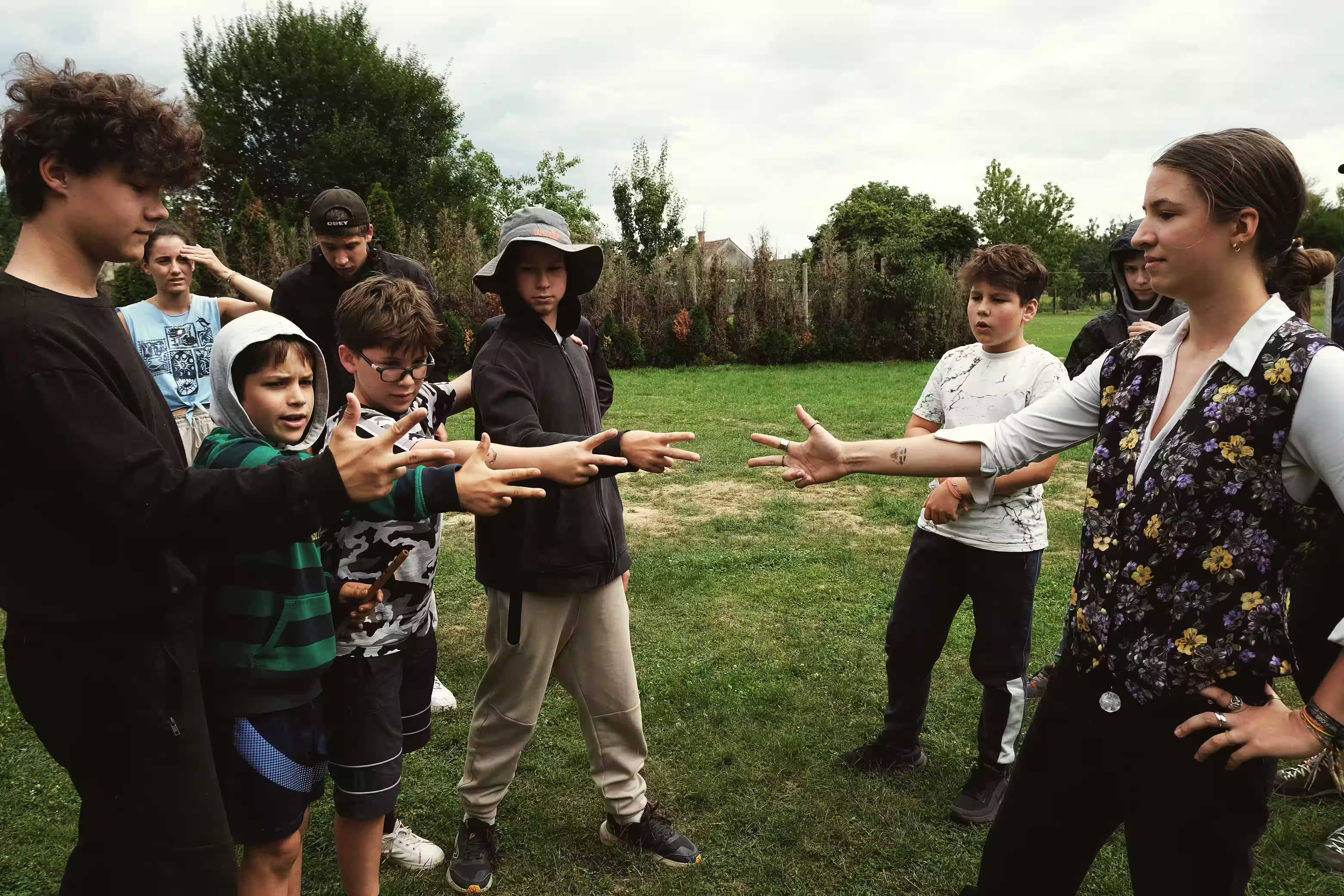 /src/assets/uploads/w (1)_compressed.avif