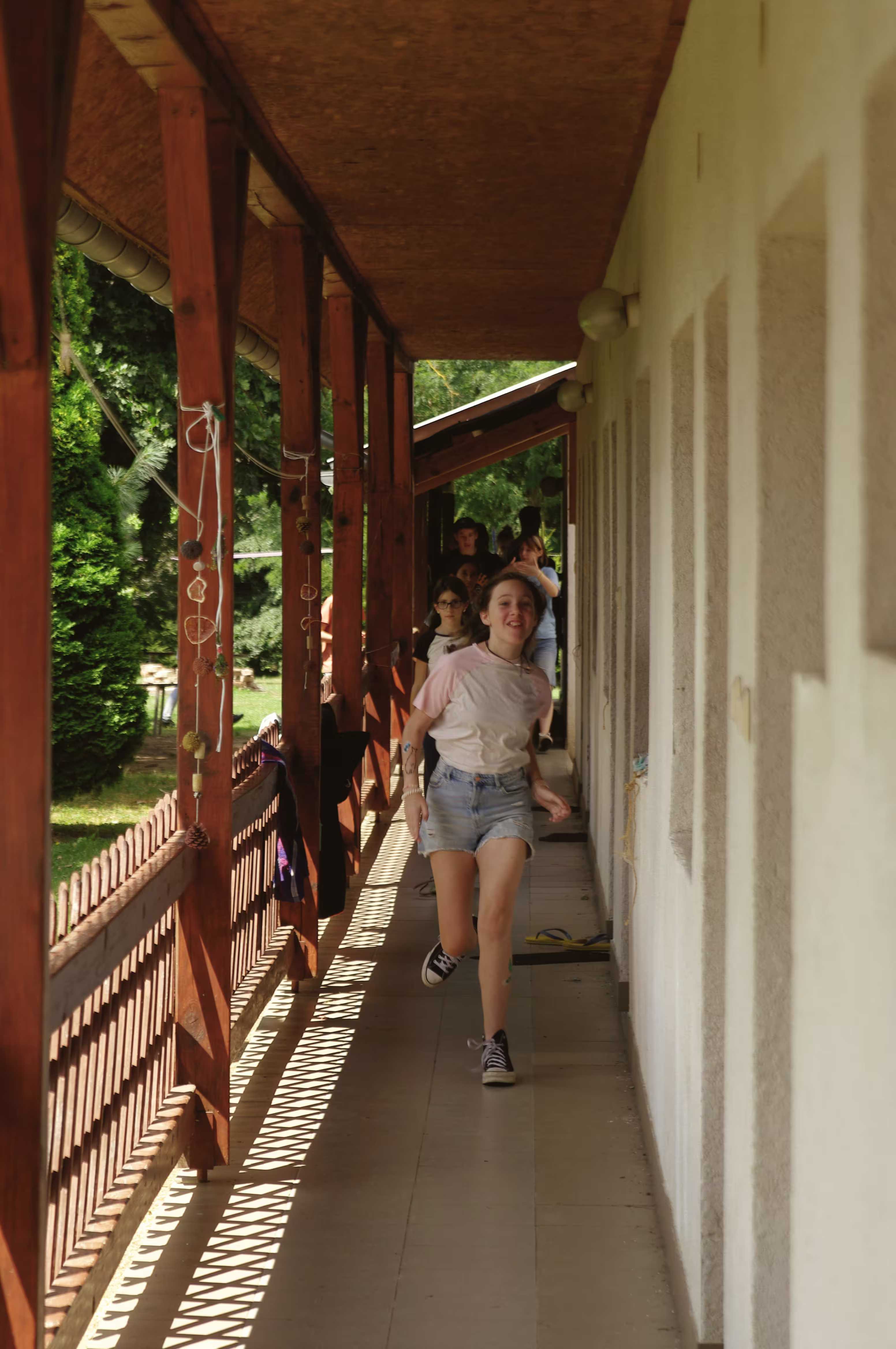 /src/assets/uploads/w (21).avif